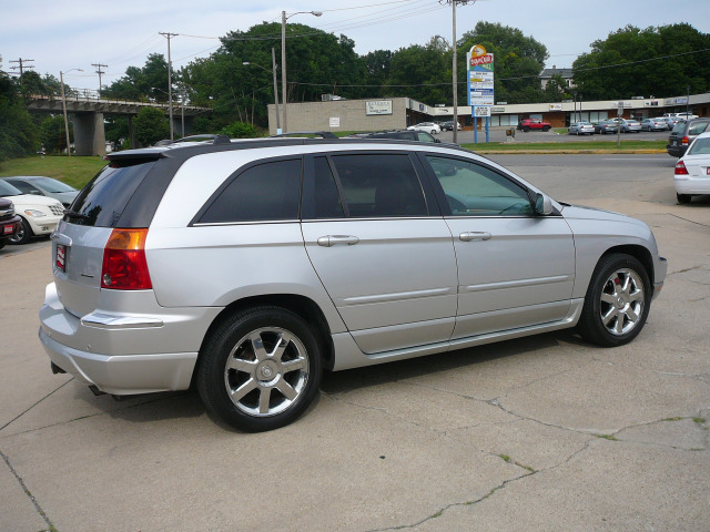 Chrysler Pacifica 2005 photo 2