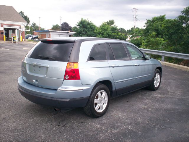 Chrysler Pacifica 2005 photo 2