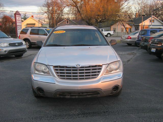 Chrysler Pacifica 2005 photo 2