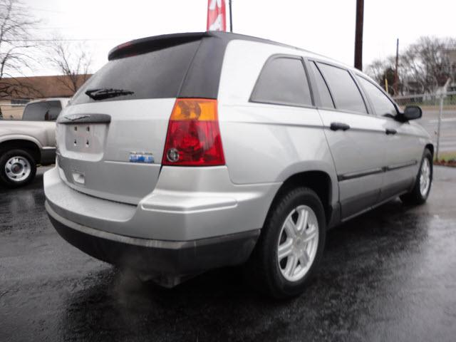 Chrysler Pacifica 2005 photo 2