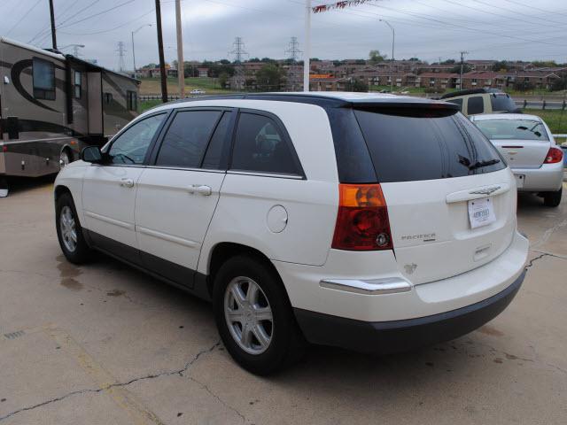 Chrysler Pacifica 2005 photo 2