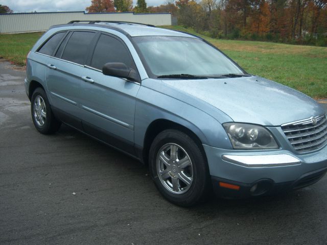 Chrysler Pacifica 2005 photo 2