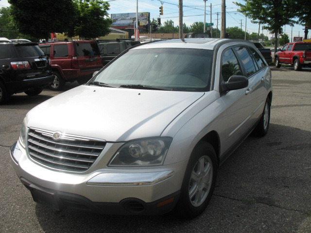 Chrysler Pacifica 2005 photo 2