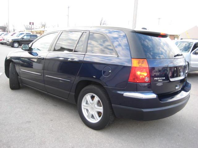 Chrysler Pacifica 2005 photo 2