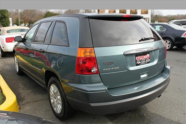 Chrysler Pacifica 2005 photo 2