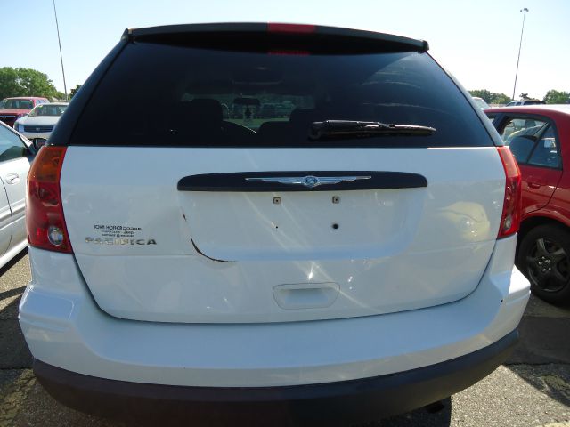 Chrysler Pacifica 2005 photo 3