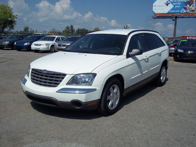 Chrysler Pacifica 2005 photo 2