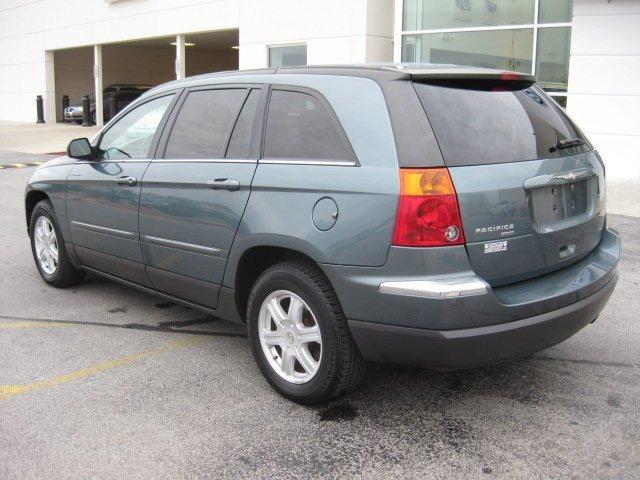 Chrysler Pacifica 2005 photo 2