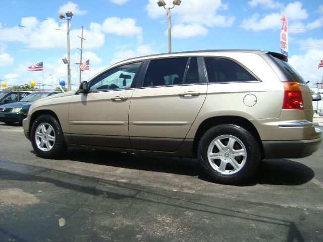 Chrysler Pacifica 2005 photo 2