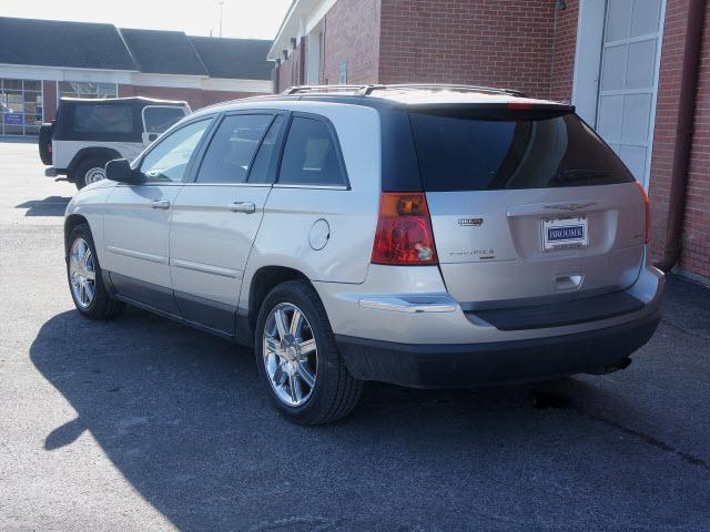 Chrysler Pacifica 2005 photo 2