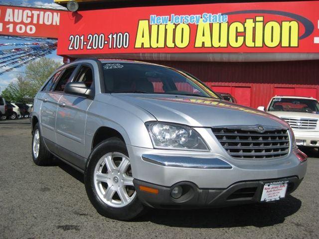 Chrysler Pacifica AWD Wagon Automatic VERY NICE Sport Utility