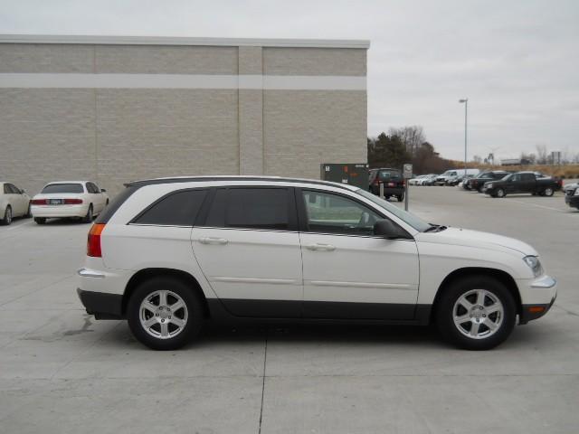 Chrysler Pacifica 2006 photo 2