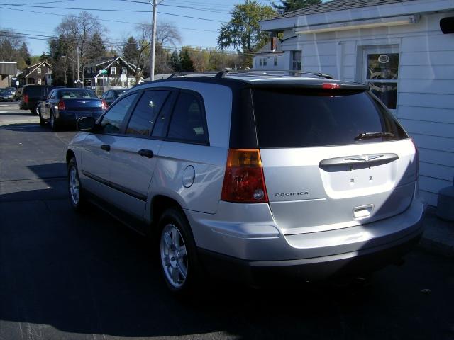 Chrysler Pacifica 2006 photo 2