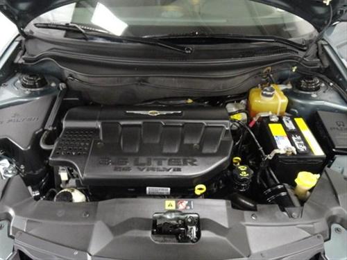 Chrysler Pacifica 2006 photo 2