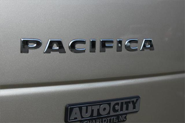 Chrysler Pacifica 2006 photo 3