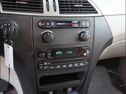 Chrysler Pacifica 2006 photo 2