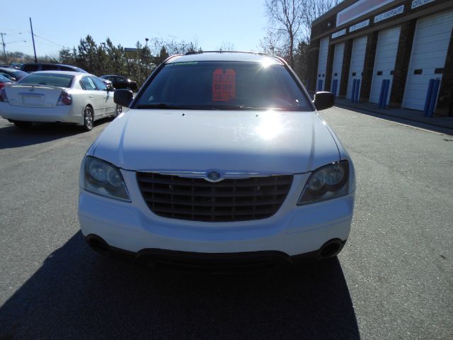 Chrysler Pacifica 2006 photo 2