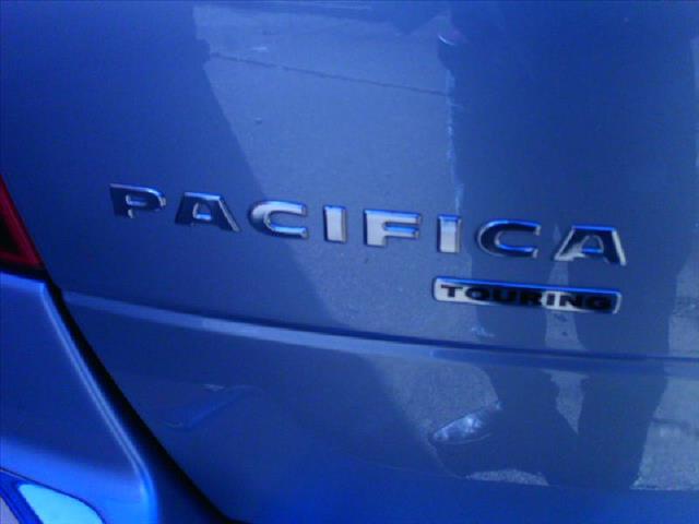 Chrysler Pacifica 2006 photo 2