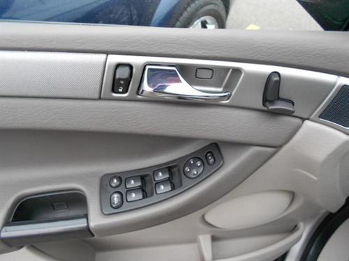 Chrysler Pacifica 2006 photo 2