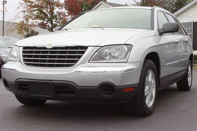 Chrysler Pacifica 2006 photo 2