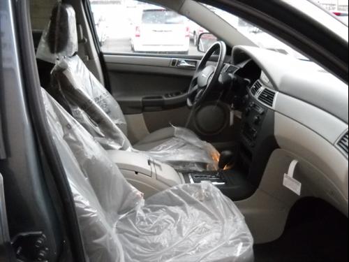 Chrysler Pacifica 2006 photo 2