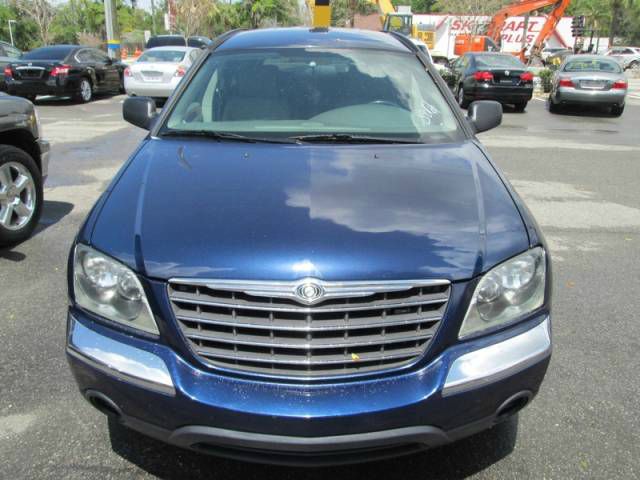 Chrysler Pacifica 2006 photo 2