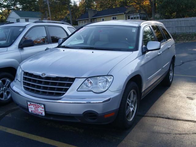 Chrysler Pacifica 2003 Nissan 2.5 Sport Utility