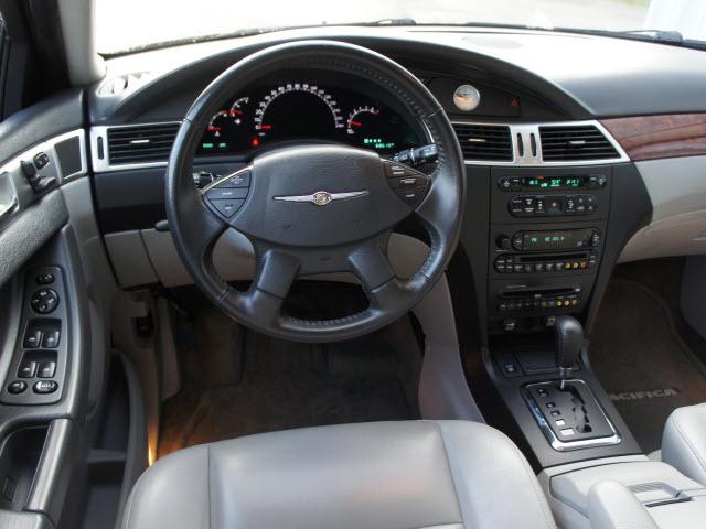 Chrysler Pacifica 2008 photo 3