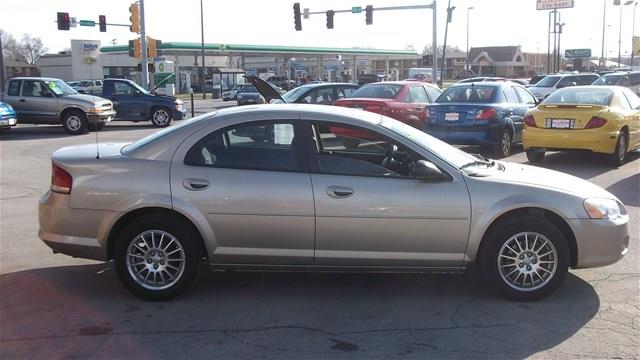 Chrysler Sebring 2004 photo 2