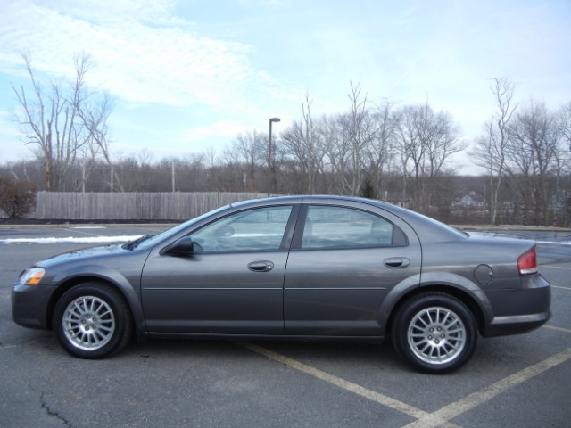 Chrysler Sebring 2004 photo 2