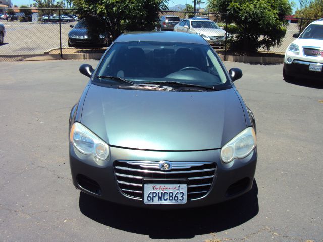 Chrysler Sebring Ext Cab 125.9 WB Sedan