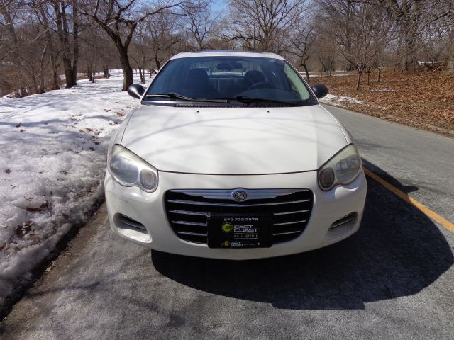 Chrysler Sebring Ext Cab 125.9 WB Sedan