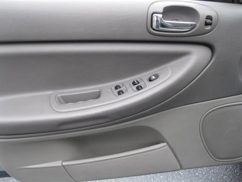 Chrysler Sebring 2004 photo 2