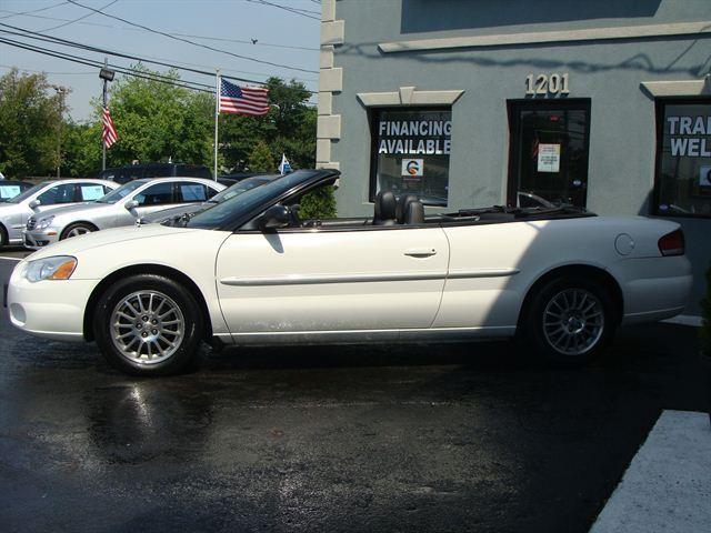 Chrysler Sebring 2004 photo 2