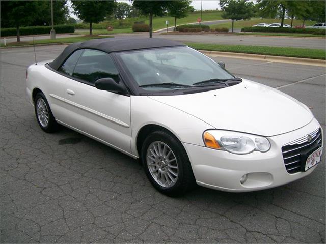 Chrysler Sebring 2004 photo 2