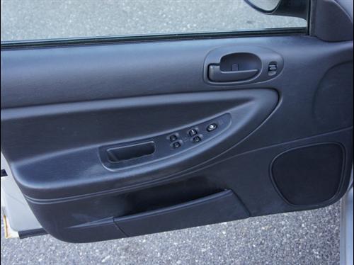 Chrysler Sebring 2004 photo 2