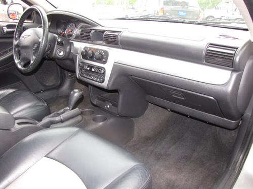 Chrysler Sebring 2004 photo 2