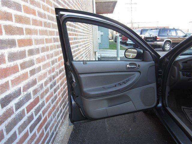 Chrysler Sebring 2004 photo 3
