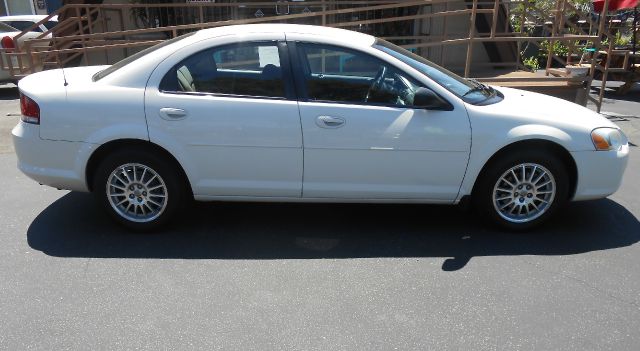Chrysler Sebring Ext Cab 125.9 WB Sedan