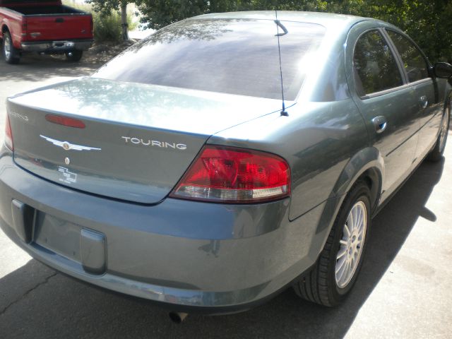 Chrysler Sebring Ext Cab 125.9 WB Sedan
