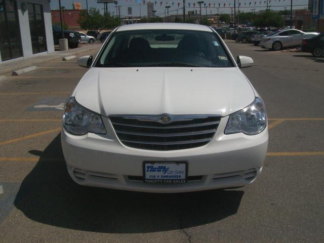 Chrysler Sebring 2010 photo 2