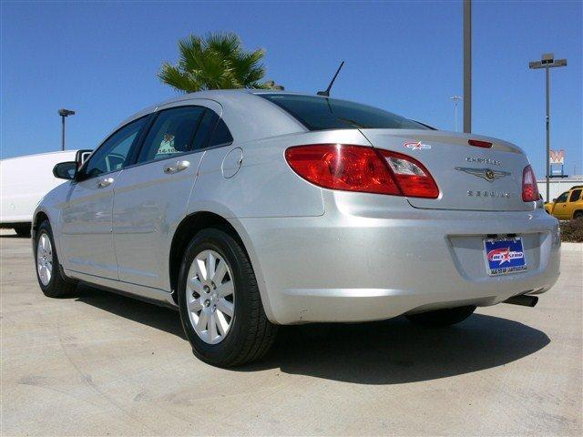 Chrysler Sebring 2010 photo 2
