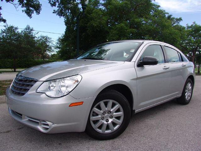 Chrysler Sebring Ext Cab 125.9 WB Sedan