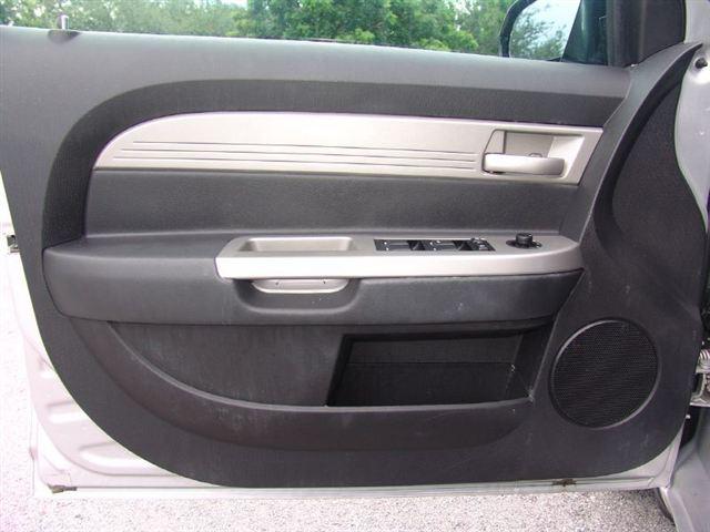 Chrysler Sebring 2010 photo 2