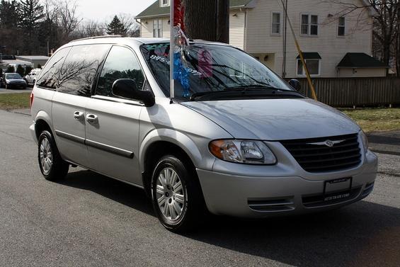 Chrysler Town 2007 photo 2