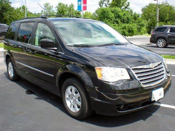 Chrysler Town 2009 photo 3