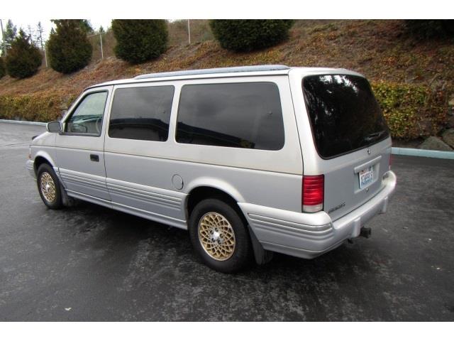 Chrysler Town and Country 1994 photo 1