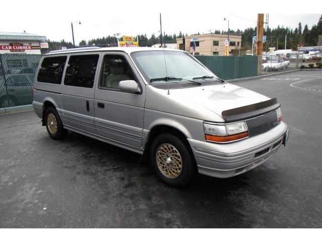 Chrysler Town and Country 1994 photo 3