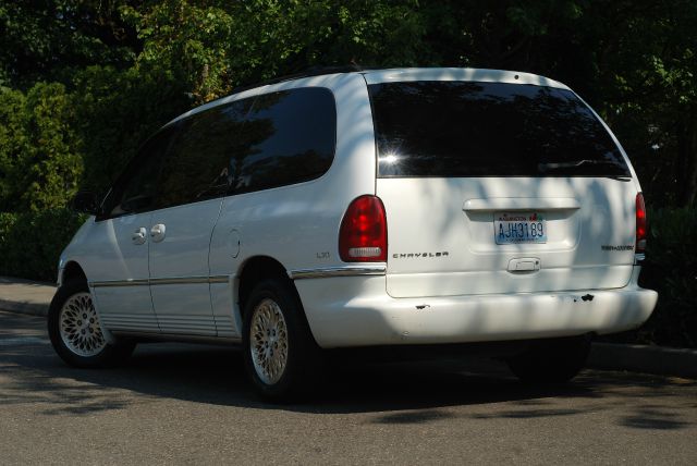 Chrysler Town and Country S Sedan Under FULL Factory Warranty MiniVan