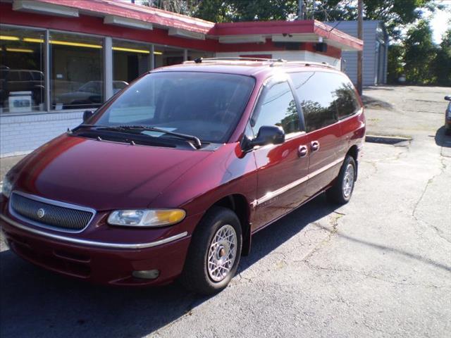 Chrysler Town and Country 1997 photo 3